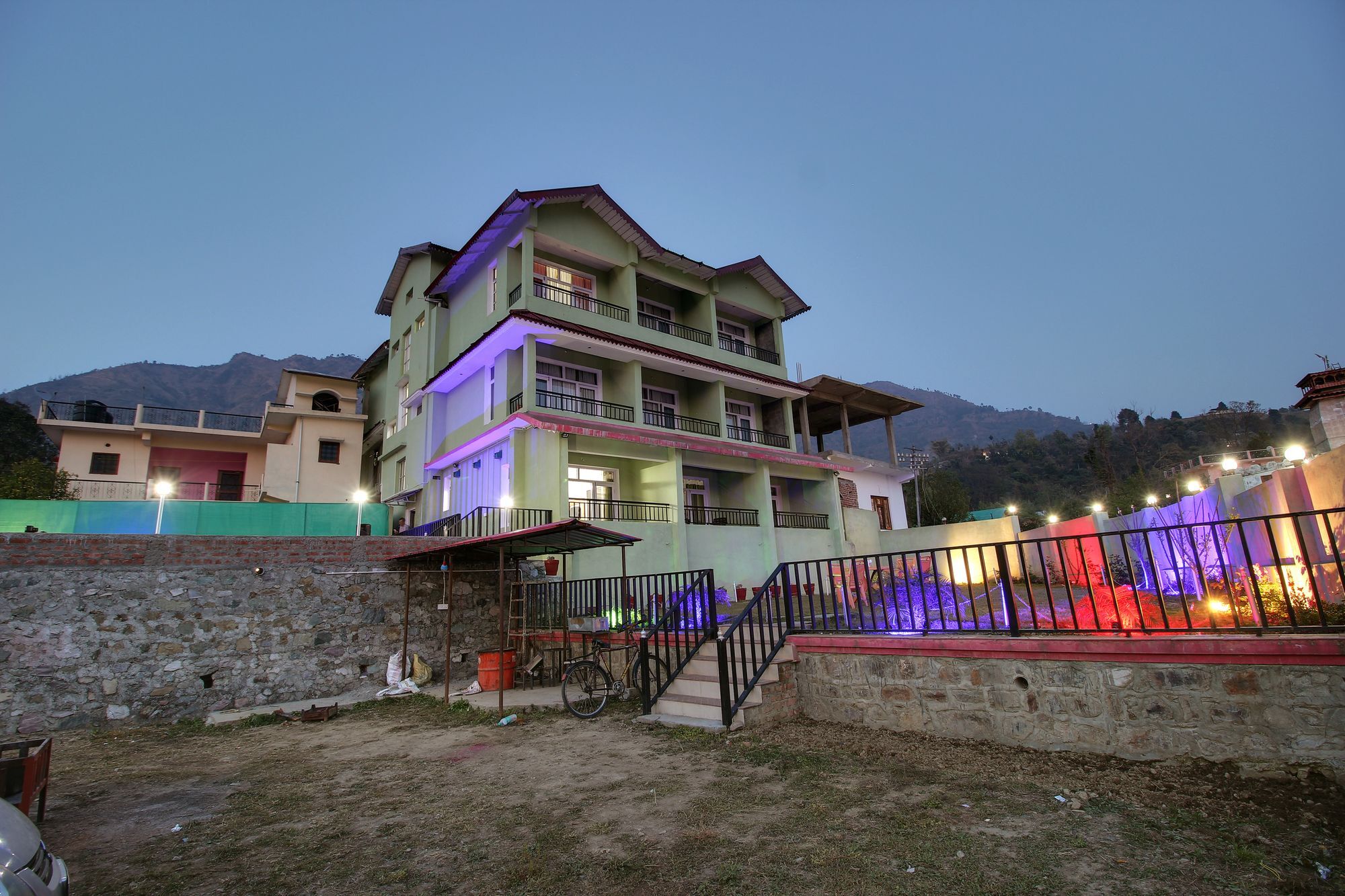 Treebo Spring Birds Hotel Bhimtal Bagian luar foto